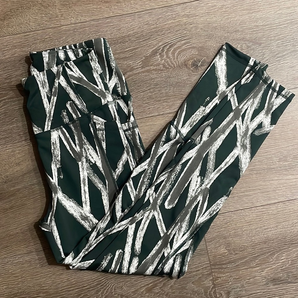 ✨✨O to S Green/White Leggings✨✨